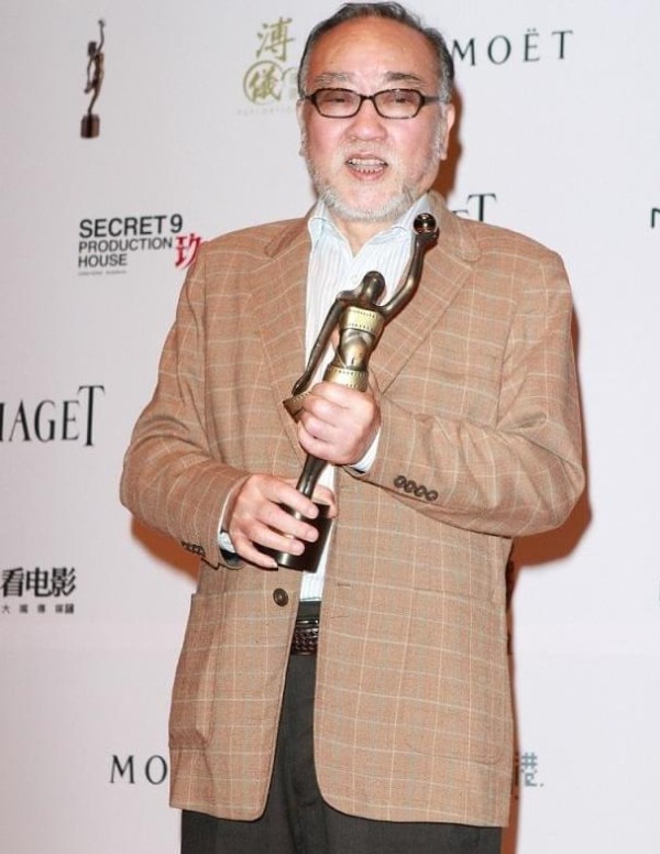 78岁卢海鹏为吕珊演唱会献唱,中气十足气色极佳,大病后康复良好