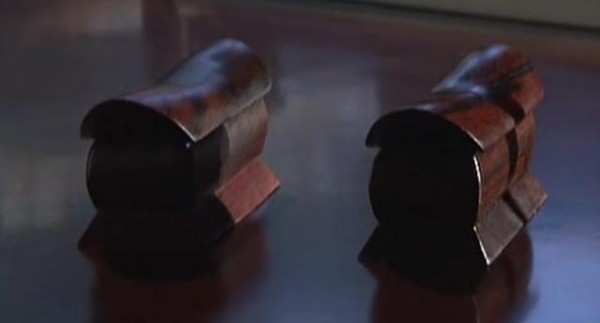 手底下的明星拿月薪 说他抠门 却斥巨资捐4888座逸夫楼