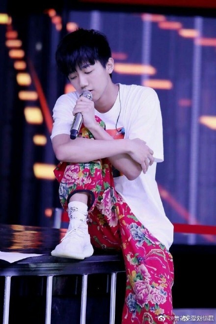 明日之子孟子坤被关禁闭是怎么回事 孟子坤称节目组不让排练