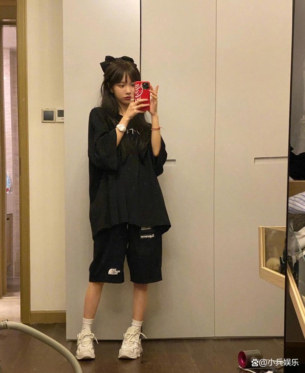 孟子坤回应女友指控，称其与自己朋友也有事，女友公开朋友圈反击