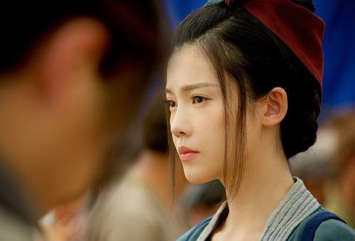 杨子姗与赵薇分手,成李现、白宇的“师妹”