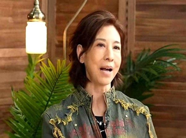 TVB老戏骨与女星关系紧张，片场互不理睬，婚后选择不生娃