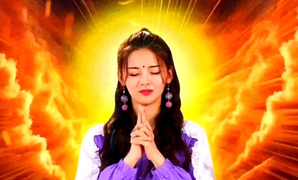 杨超越：从村花到流量明星的逆袭之路