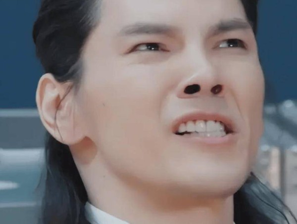 JK萌白酱正在椅子上喷水视频及揭秘！《恋爱公寓》剧组内情与张译沉淀之谜！及2025年影视圈新动态：黄杨钿甜、明矾家庭纷争与王鹤棣品牌增加（优化法治化营商境遇｜谛听企业“心声” 以“法”护航营商）