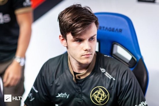 REZ的加入终于打破了NIP传奇的四人核心阵容