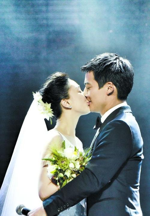 周迅与高圣远公益婚礼及明星妆容亮相