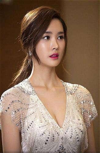 李多海剧照曝光,网友直呼“像换了头”,整容是韩国公司年终奖