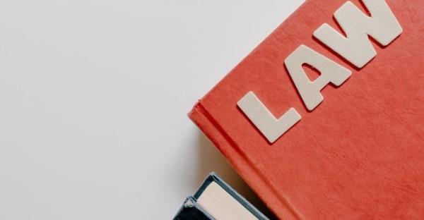 明星偷税漏税舆情分析会:明星纳税义务与公众信任