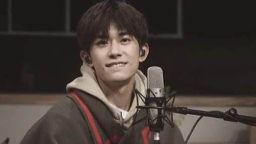 易烊千玺,唱歌的样子简直迷人,太有魅力了