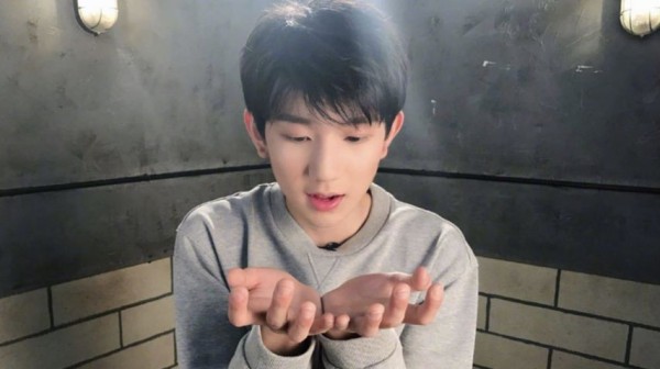 王源为室内抽烟道歉,会承担责任并接受处罚,希望成为更好的大人