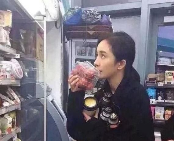 明星逛超市谁最真实?杨幂漂亮,郑爽拉不走,林更新无明星架子!