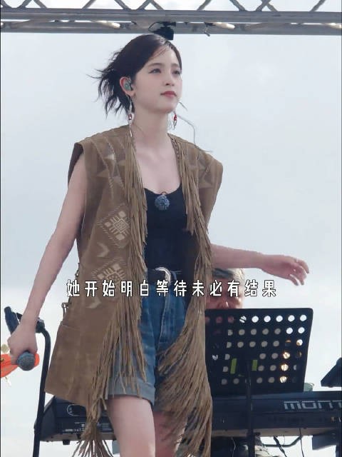 欧阳娜娜的腿真的又细又长，女明星的身材管理真的绝了