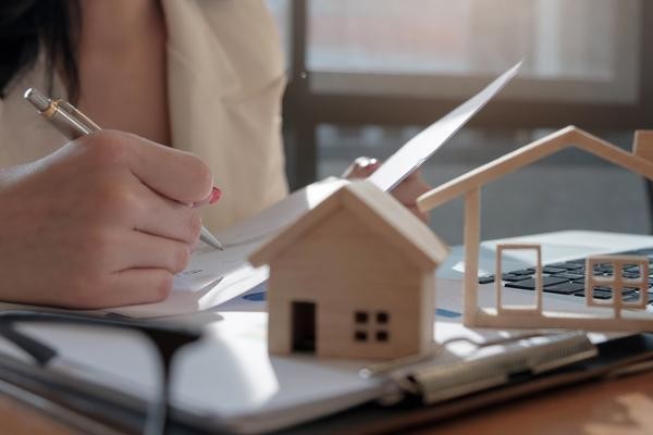 足球运动员转会合同中的法律问题解析 图2