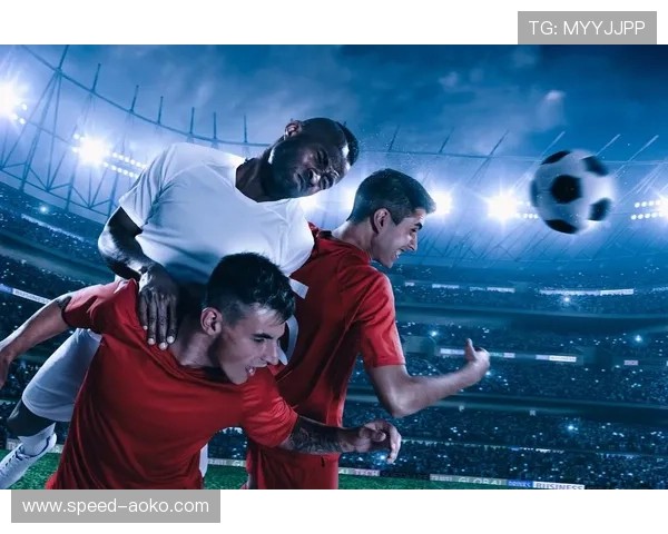 足球球星绿茵场上奋力拼搏展现超凡球技与激情瞬间