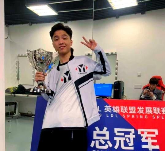 2020年转会期动态：明星选手动向揭示未来动向