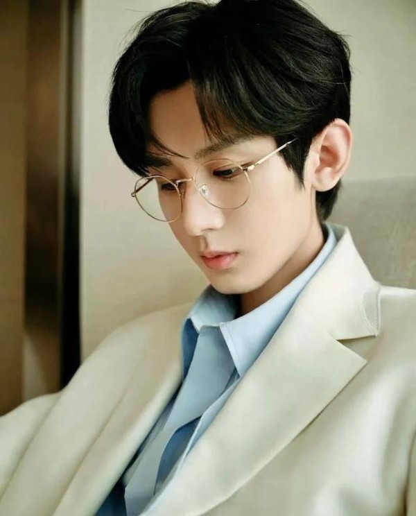 赵露思与李炜结盟，张云龙钟楚曦宣传期后无交集