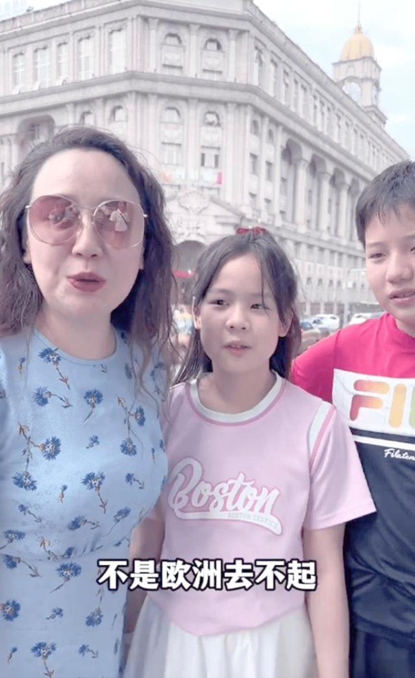 明星妈妈关凌分享孩子成长烦恼与快乐