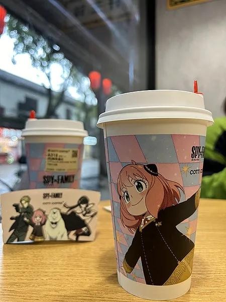 帽子 潮牌 二次元联名太多，年轻人要不够用了