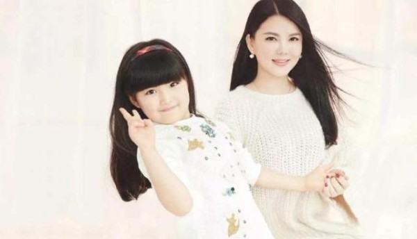 盘点娱乐圈富养孩子的明星们,比较起来,张杰谢娜只能垫底