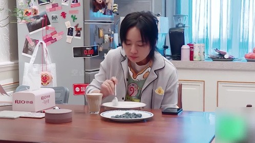 周笔畅不结婚不恋爱，独居的生活自律又健康，这样也太快乐了吧！