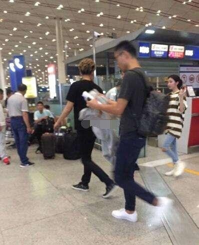 王思聪前女友被曝恋上黄子韬, 男方第一时间撇清关系?