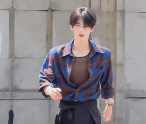 他要是不做张凌赫 早就是别人老公了 颜值与气质的完美结合