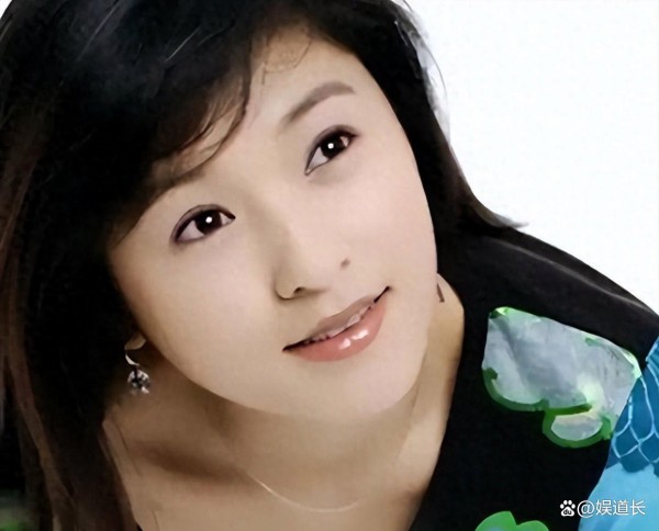 因不接受被潜规则,出道25年无人问津,47岁仍未婚的她过得还好吗