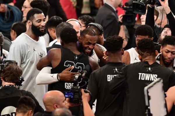 追梦:詹姆斯是场上唯一的一位和我履历相当的人