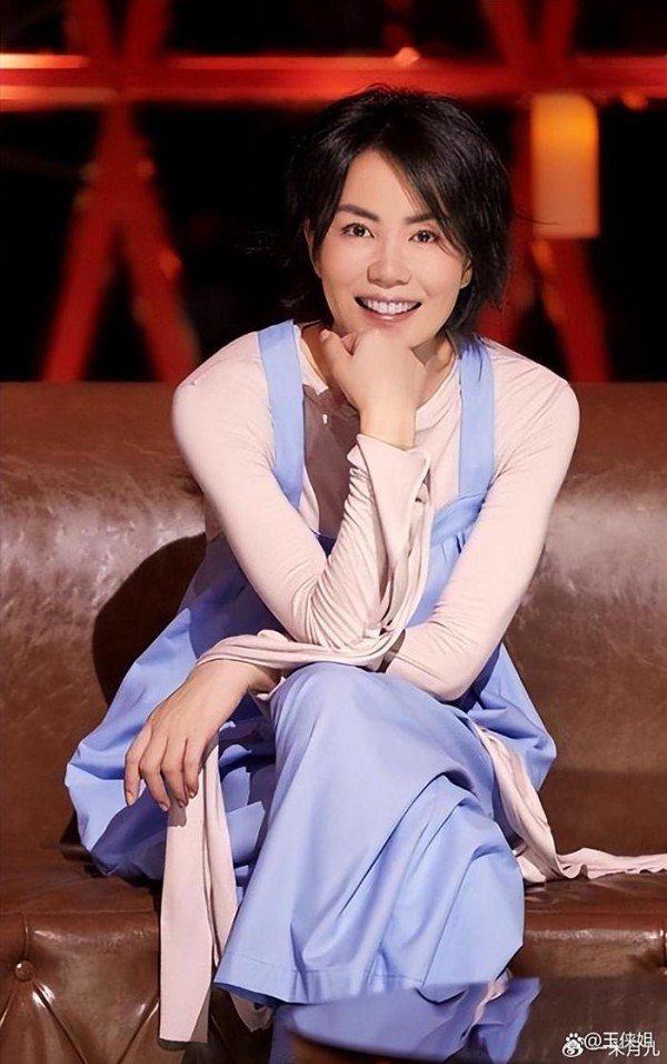 歌星王菲：传奇与自在人生