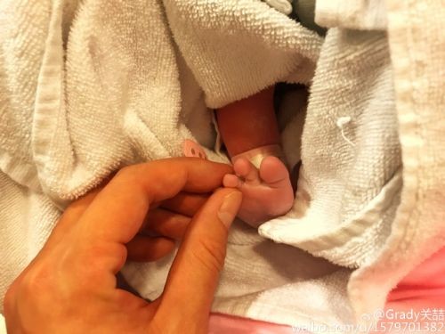 关喆二胎得女凑成好字 关喆白富美老婆索菲亚家世背景资料