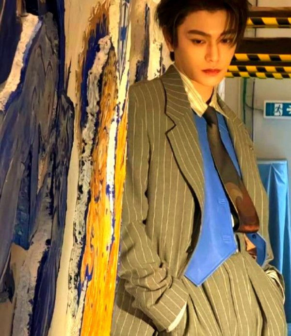 内娱明星时尚新突破：从肖战到鞠婧祎的惊艳亮相