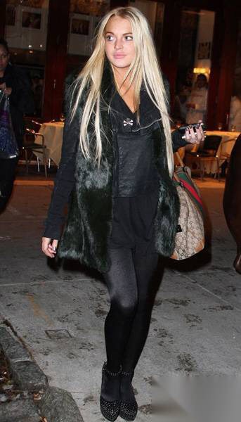 新年明星出街 穿出时髦新气象 第5张