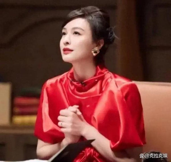 吴昕综艺节目的穿搭火了“经典红裙”果真美翻了，优雅高级好看