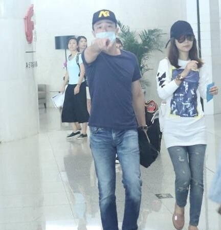 翻身后的明星,捐款无数,后俩位蹭热度却一毛不拔