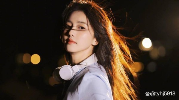 白鹿超皎皎如月耀眼夺目:流量时代下,一个演员的突围与蜕变