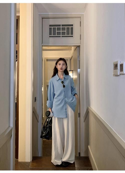 杏色裤子配什么鞋子