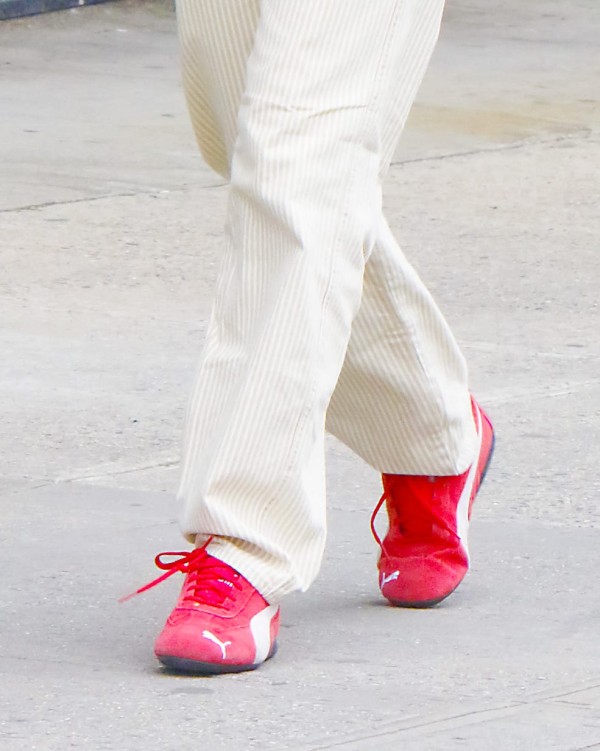 2025秋冬薄底鞋推薦哪雙？盤點6雙韓星同款，twice、jisoo真的都好愛穿