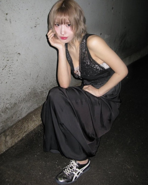 2025秋冬薄底鞋推薦哪雙？盤點6雙韓星同款，twice、jisoo真的都好愛穿