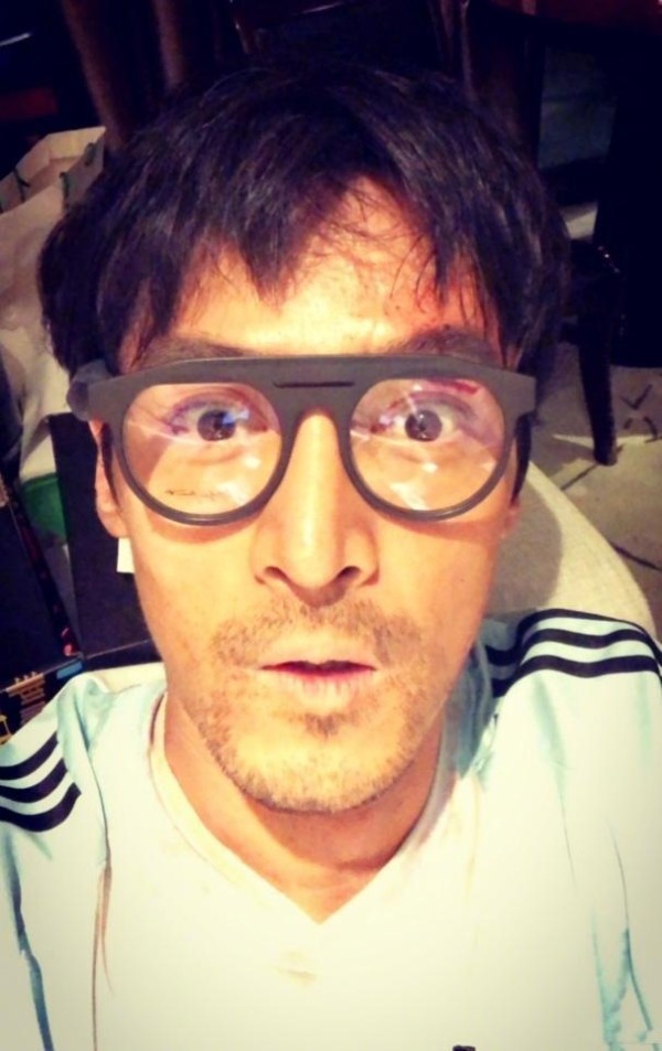 胡歌回应自拍被费曼p图说了什么？称自己没有长大与小孩有共同语言