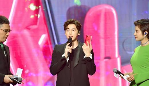 敢与明星争芳斗艳,OPPO R11发布会亮点颇多!