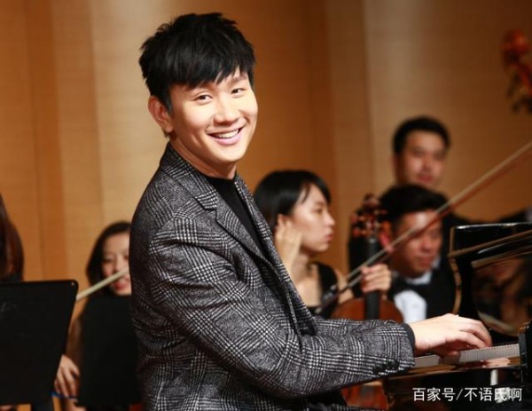 盘点“眼睛最小”的七大明星,周杰伦、林俊杰上榜,第7个扎心了