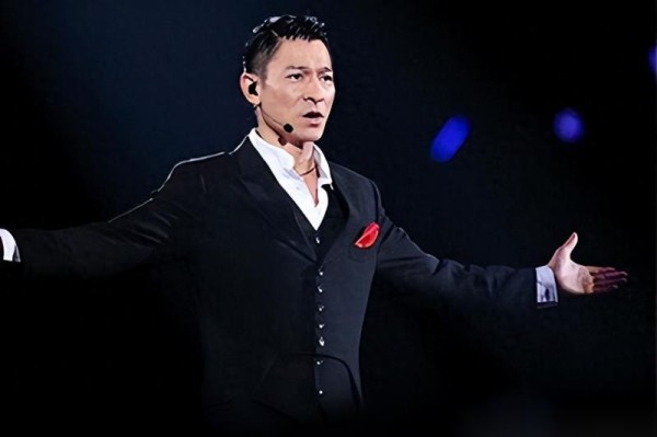 这一次，央视公开提及刘德华，让所有人见识了他的江湖影响