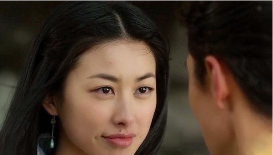 名字“倒过来念”的读音竟一模一样，这些明星的名字厉害了！