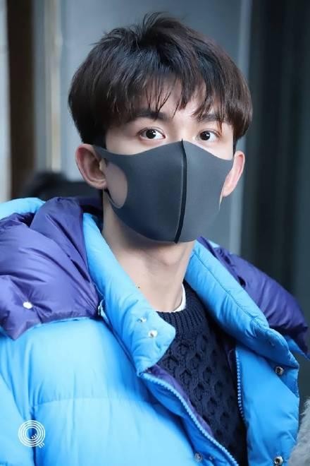 吴磊北电艺考戴口罩，和王俊凯比太“迷你”，能成为王俊凯师弟吗