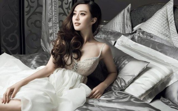 娱乐圈公认的十大国民女神，赵丽颖排名榜首无异议！