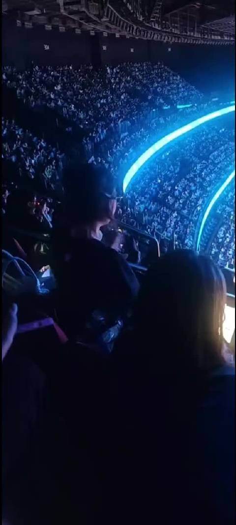 这就是王楚钦的魅力，全运会整个馆子给他加油的声音震耳欲聋