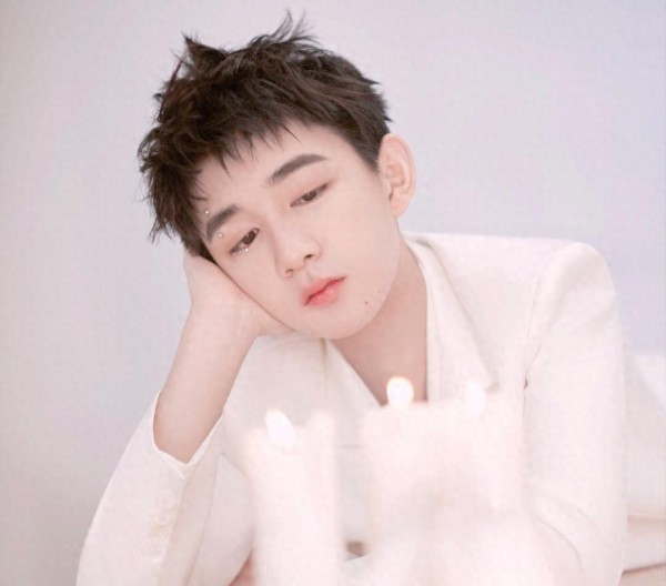 娱乐圈八卦：荣梓杉、麦琳、赵丽颖等明星的最新动态