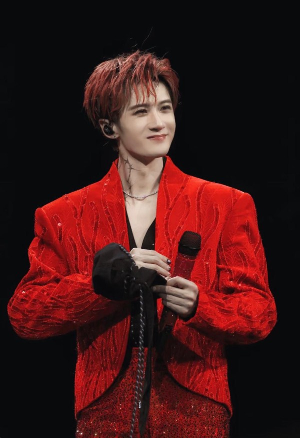 娱乐圈新动态：剧集、明星动向与影响解析