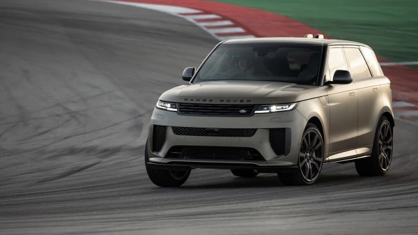 The new Range Rover Sport SV Edition One limited edition is the fastest, most powerful, sportiest and most technological Range Rover Sport ever.