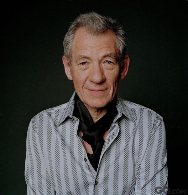 这位76岁的明星伊恩·麦考伦,近日出演上了年龄的福尔摩斯先生一角,说道:“我很庆幸并没有因为出柜这件事,而变成一个奇怪的演员。”